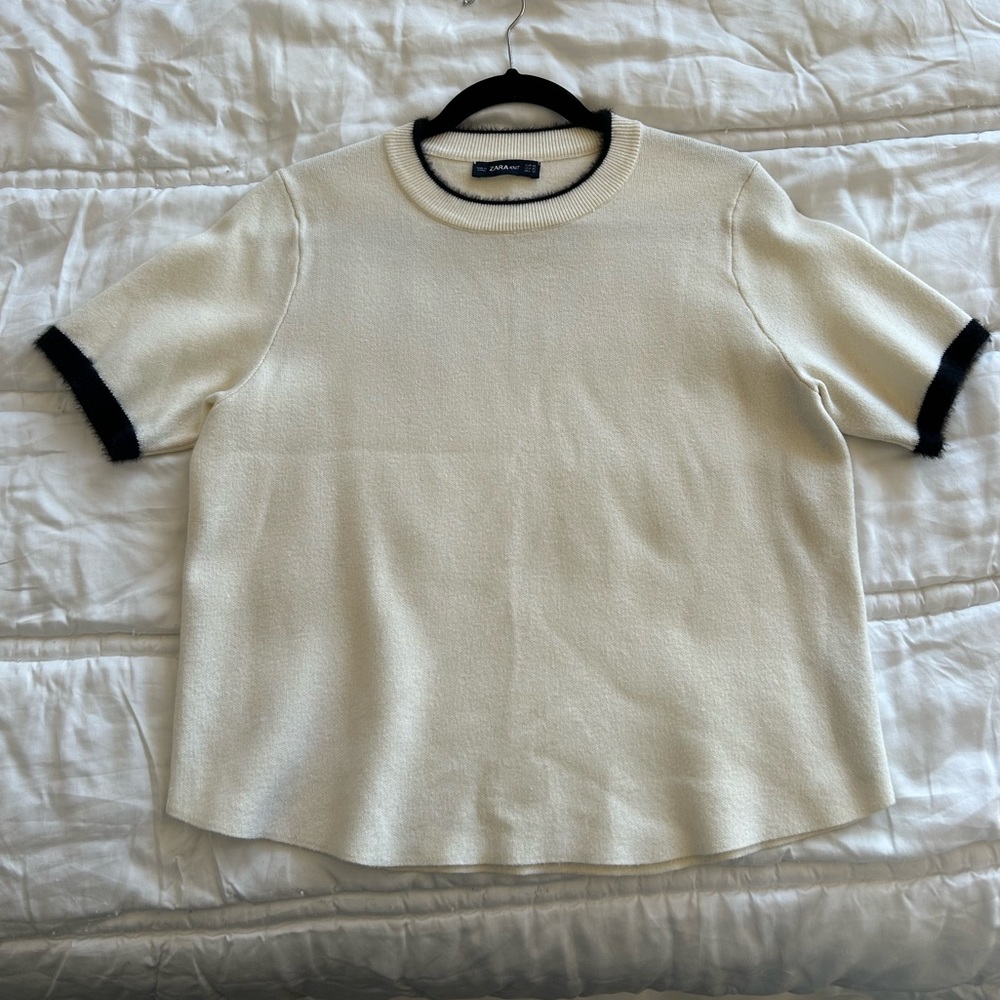 Zara knit wool beige top with black accent